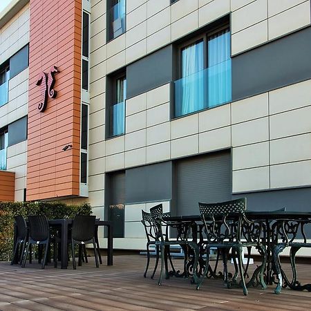 Apartaments Maritim Castelldefels Exterior photo