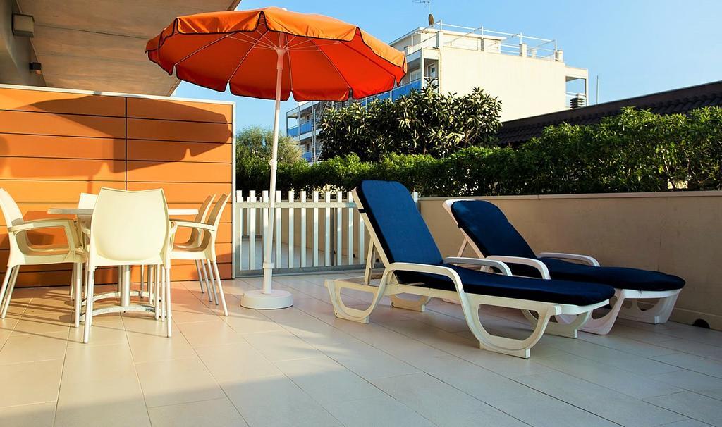 Apartaments Maritim Castelldefels Exterior photo