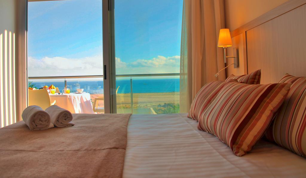 Apartaments Maritim Castelldefels Exterior photo