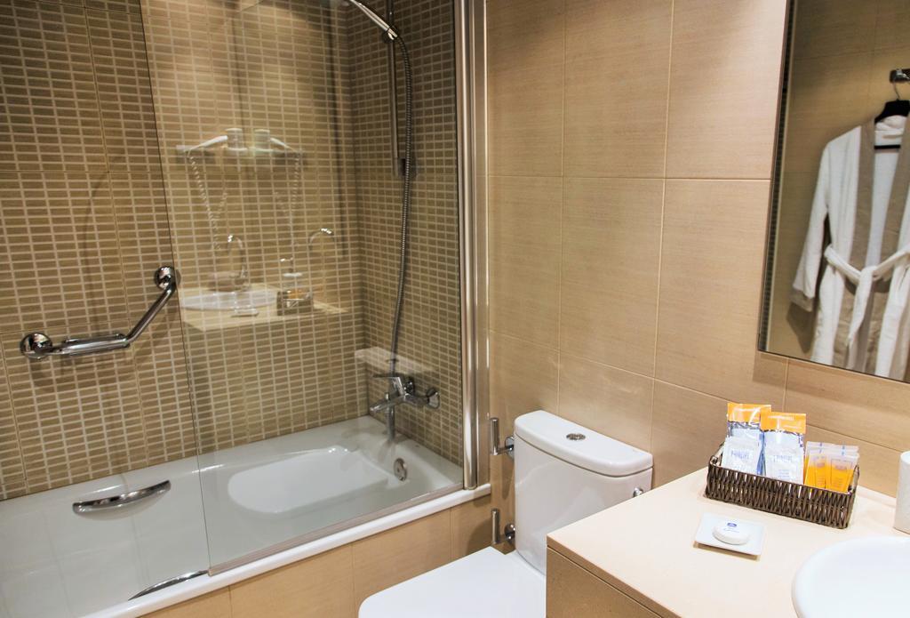 Apartaments Maritim Castelldefels Exterior photo
