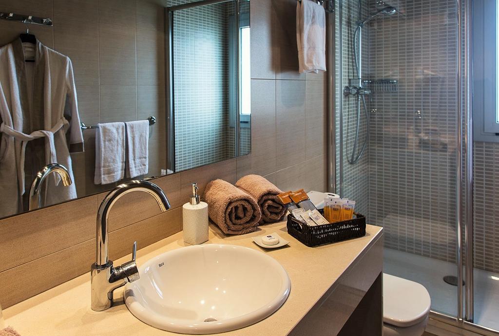 Apartaments Maritim Castelldefels Exterior photo