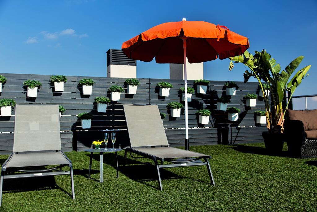 Apartaments Maritim Castelldefels Exterior photo