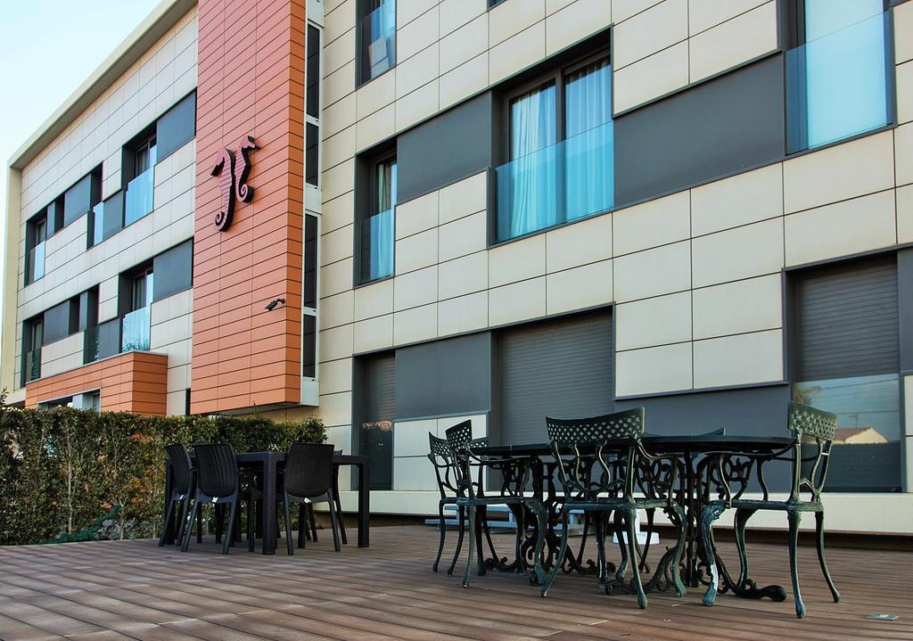 Apartaments Maritim Castelldefels Exterior photo