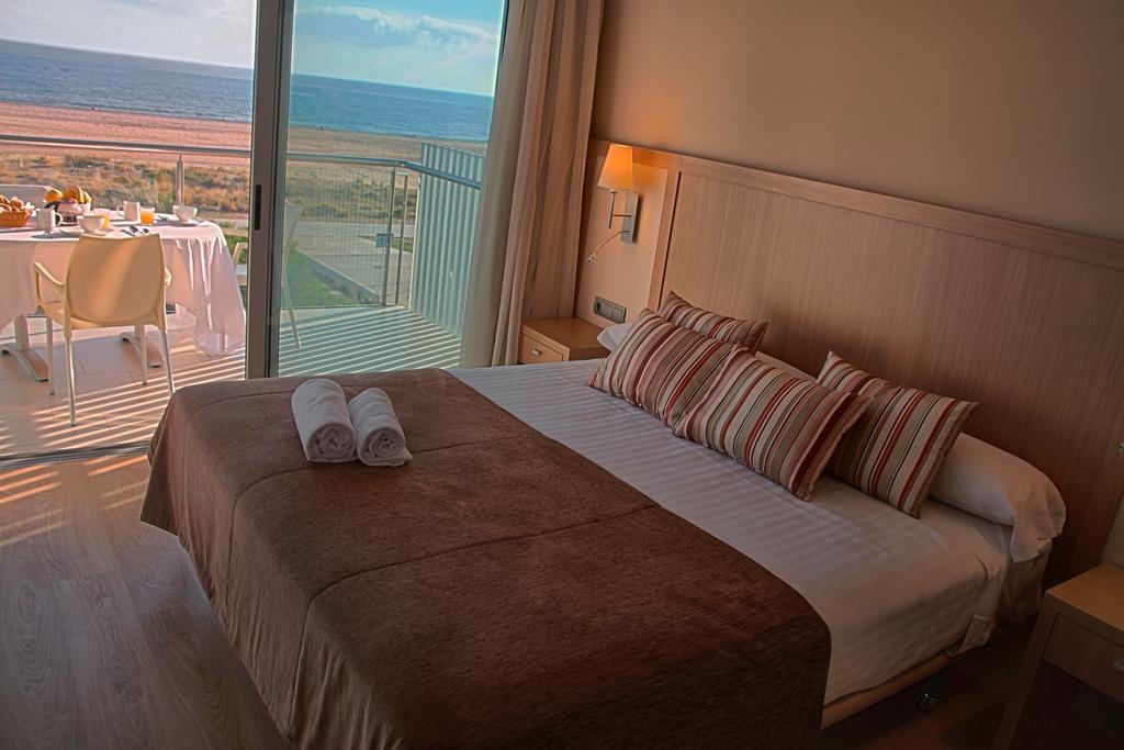 Apartaments Maritim Castelldefels Exterior photo