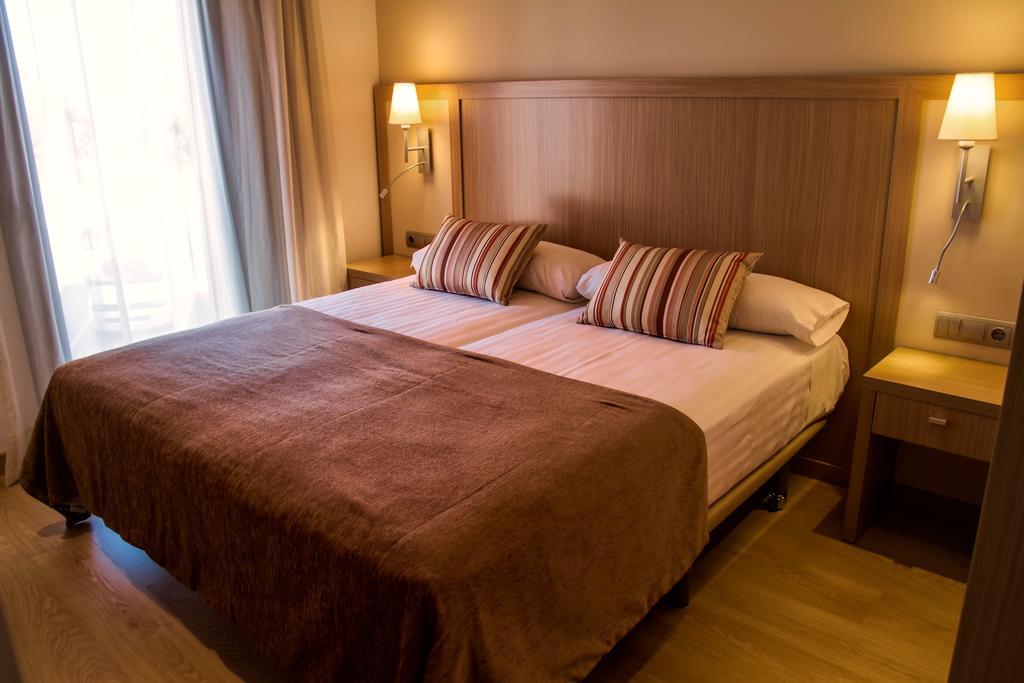 Apartaments Maritim Castelldefels Room photo